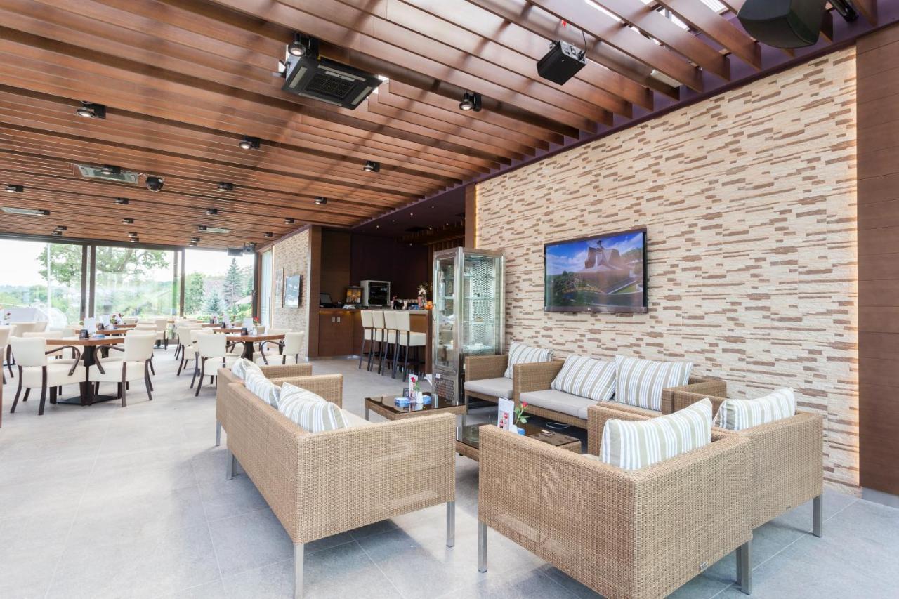 Hotel Premier Aqua - Adults Only Vrdnik Εξωτερικό φωτογραφία The interior of the lounge