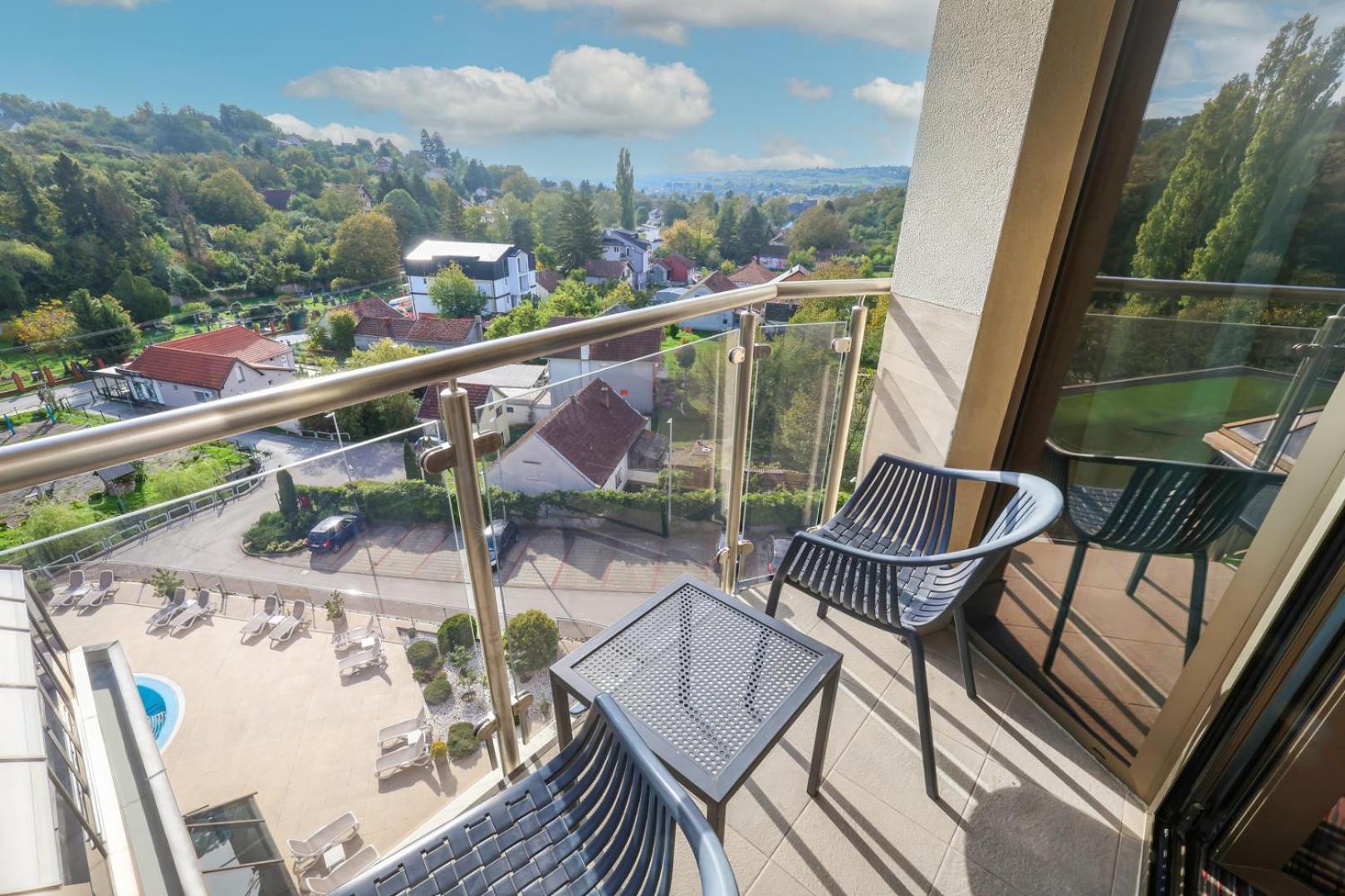 Hotel Premier Aqua - Adults Only Vrdnik Εξωτερικό φωτογραφία A balcony