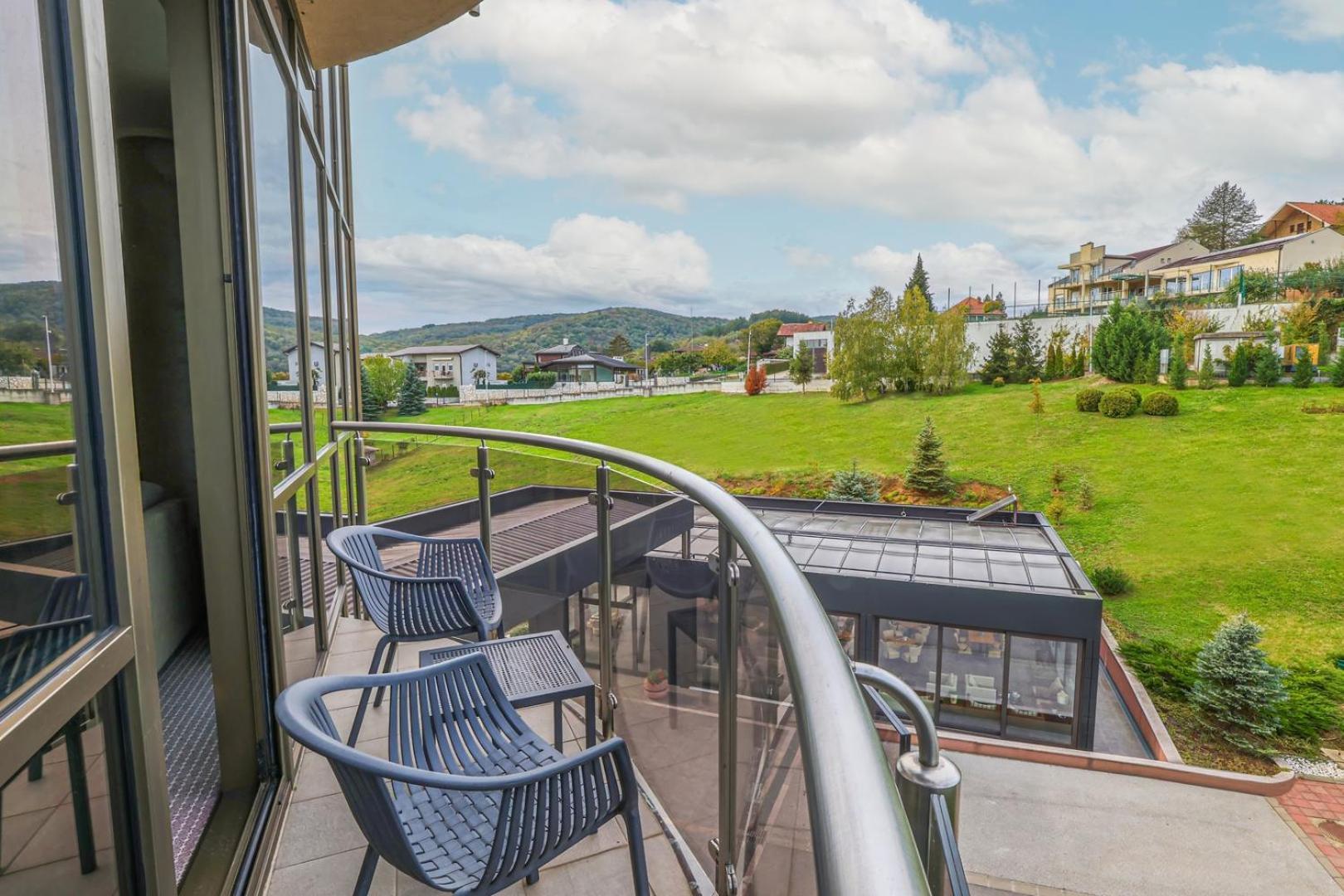 Hotel Premier Aqua - Adults Only Vrdnik Εξωτερικό φωτογραφία A balcony