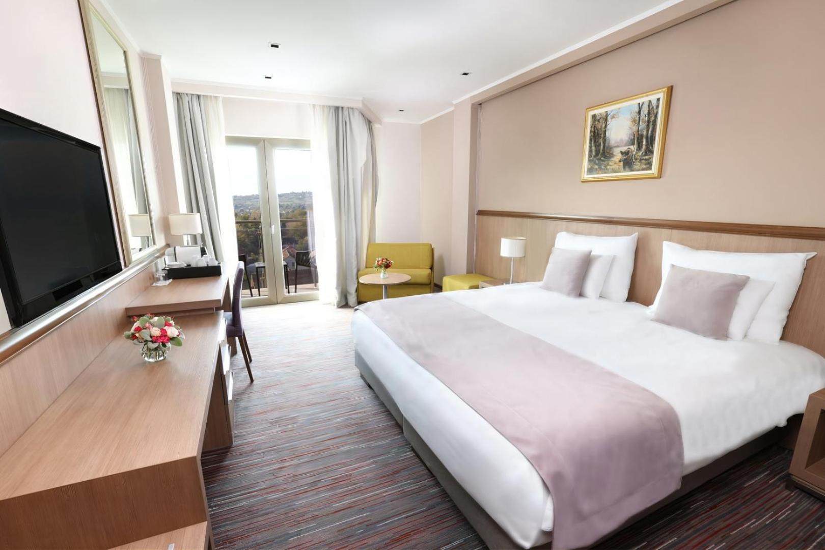 Hotel Premier Aqua - Adults Only Vrdnik Εξωτερικό φωτογραφία A room at the hotel