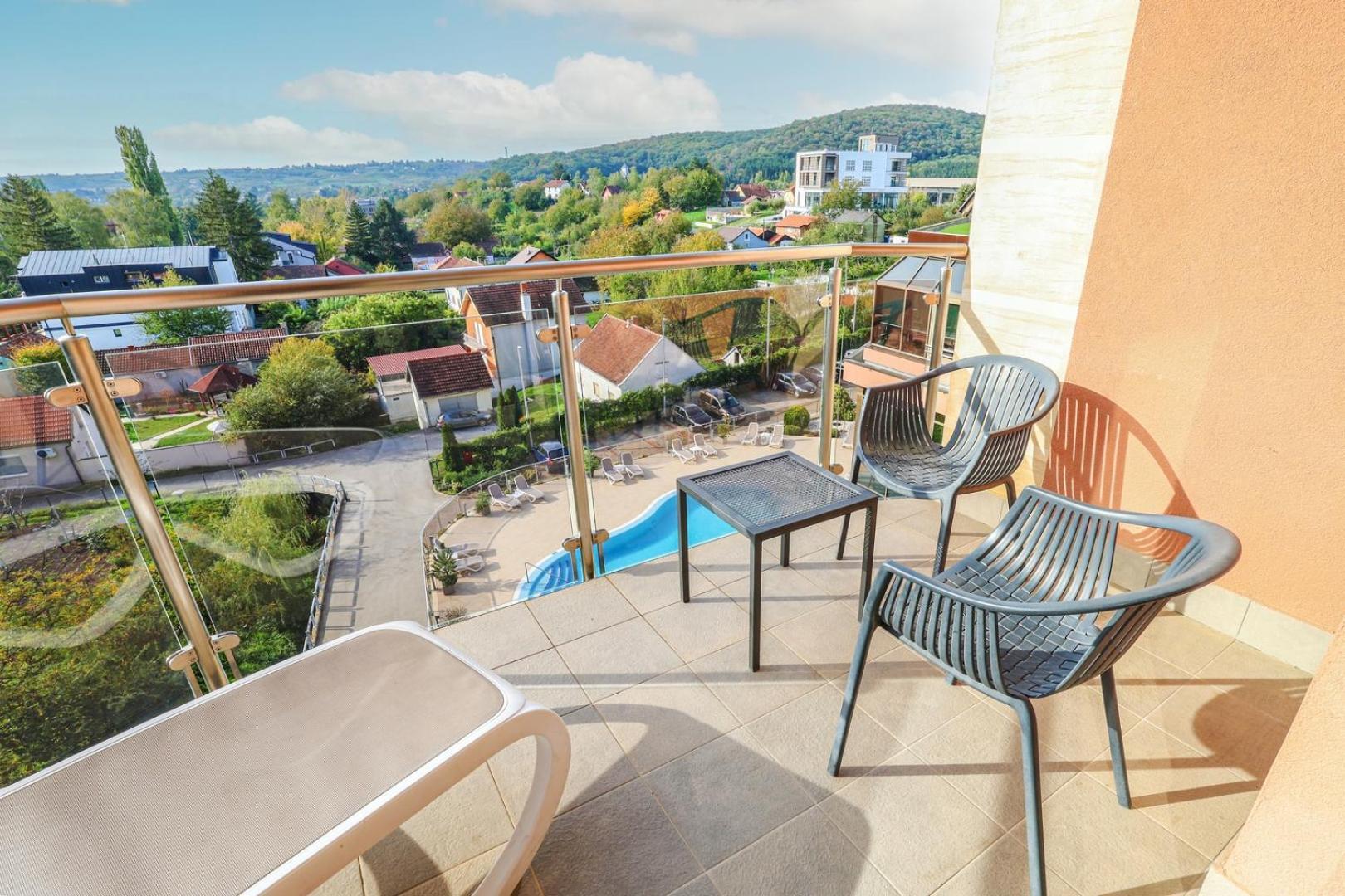 Hotel Premier Aqua - Adults Only Vrdnik Εξωτερικό φωτογραφία A balcony