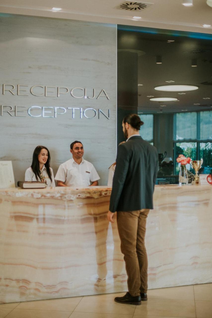 Hotel Premier Aqua - Adults Only Vrdnik Εξωτερικό φωτογραφία Reception at a hotel