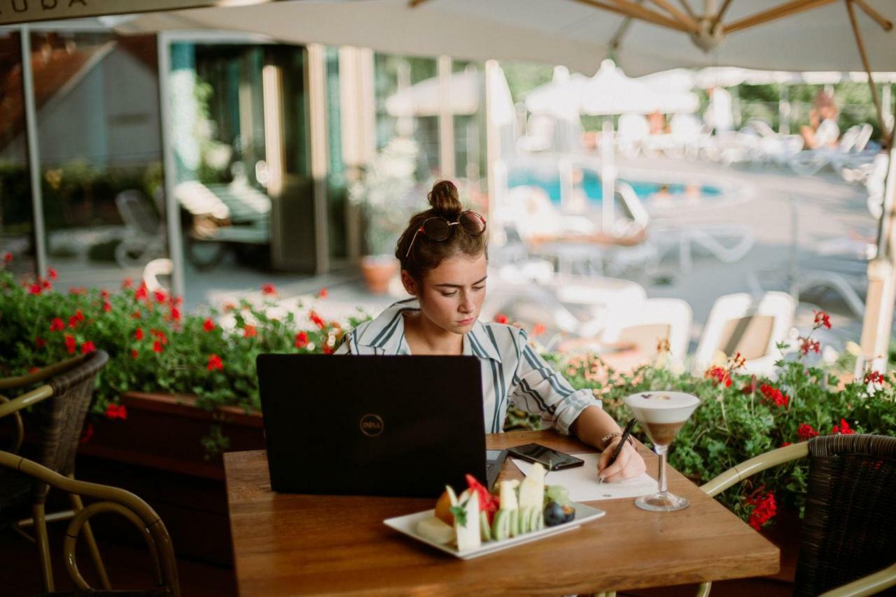 Hotel Premier Aqua - Adults Only Vrdnik Εξωτερικό φωτογραφία A woman working remotely
